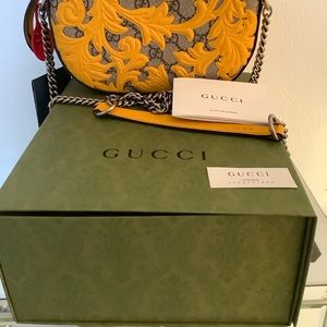 Gucci GG Supreme Arabesque Yellow Crossbody bag chain handle